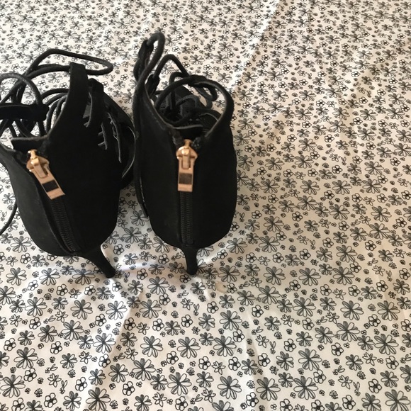 Black lace up heels with zipper on back - Picture 3 of 4